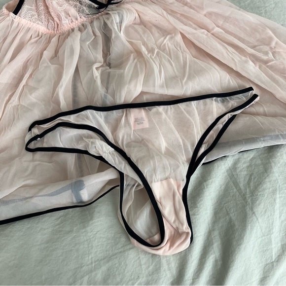 Victoria's Secret Set of 2 pink Lingerie size m - Picture 3 of 8